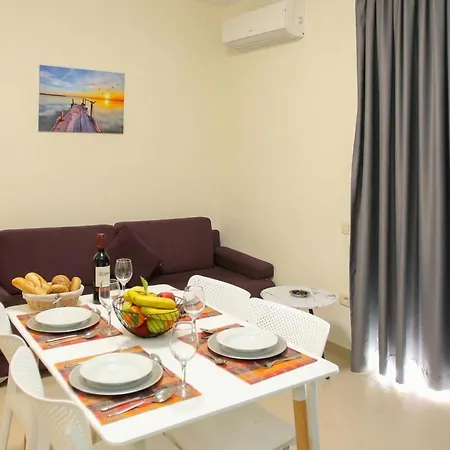 Diamond Hill Apartment