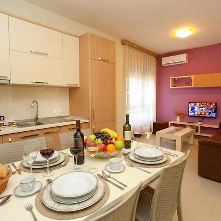 Diamond Hill Wlora