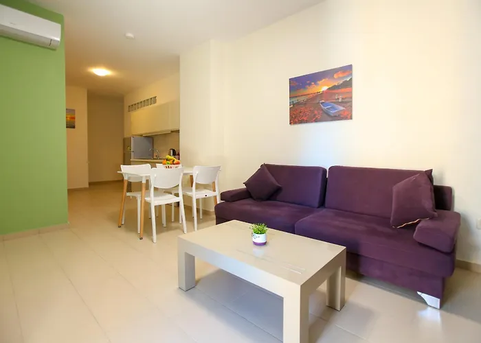 Diamond Hill Apartment