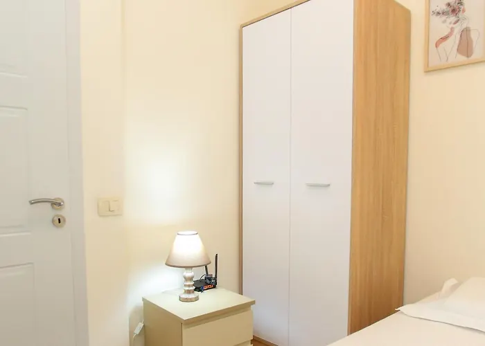 Diamond Hill Apartment