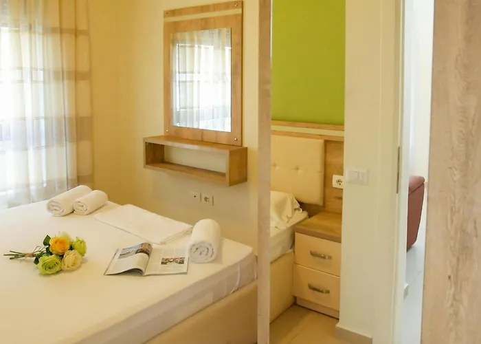 Diamond Hill Apartment *